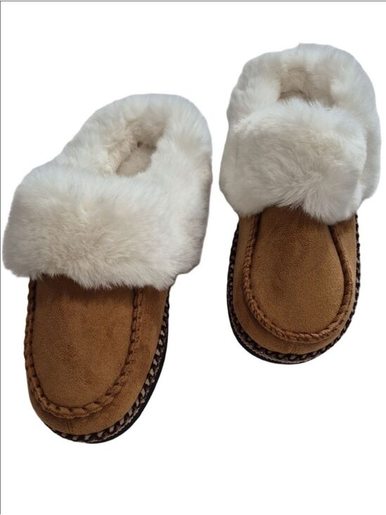 Feetfreein Shoes - Feetfreein Tan Moccasin Bootie Slippers Faux Fur Lined Size US 7-8